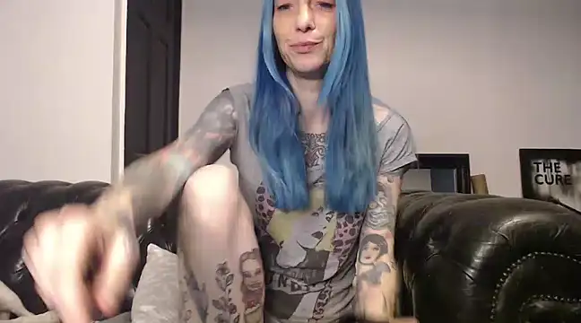 Snapshot of RavenryderUK chatting on February 22, 9:59 pm RavenryderUK online show from February 22, 9:59 pm