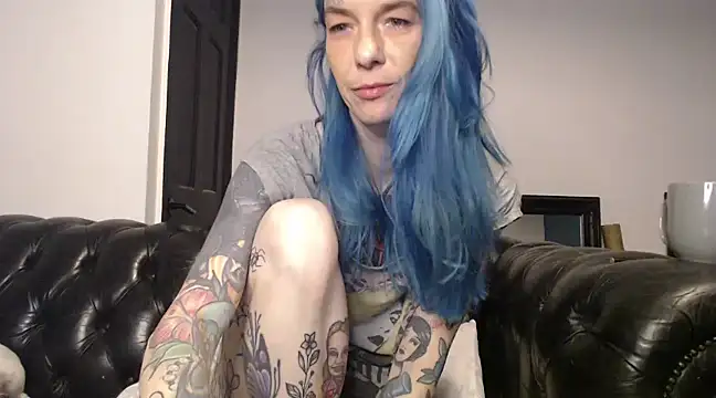 Snapshot of RavenryderUK chatting on February 24, 9:20 pm RavenryderUK online show from February 24, 9:20 pm