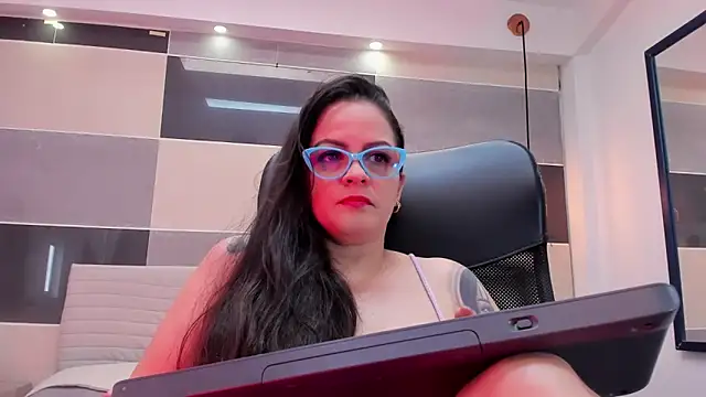 Snapshot of Zara_Jackson chatting on June 27, 1:06 pm Zara Jackson online show from June 27, 1:06 pm
