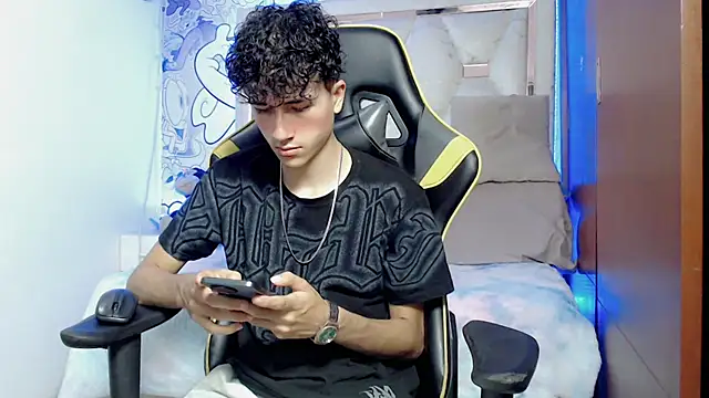 johnny cagee online show from October 26, 3:56 am