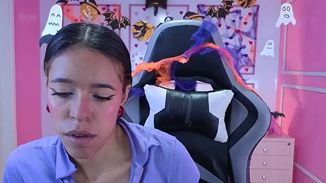 Snapshot of stephania_t chatting on October 27, 11:47 am stephania t online show from October 27, 11:47 am