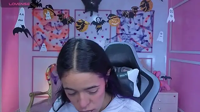 Snapshot of stephania_t chatting on October 30, 11:44 am stephania t online show from October 30, 11:44 am