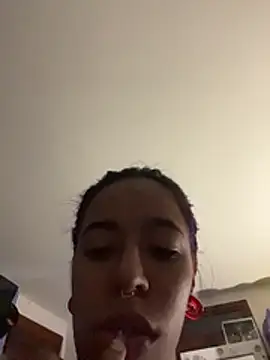 Snapshot of stephania_t chatting on November 3, 4:14 am stephania t online show from November 3, 4:14 am