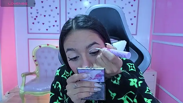 Snapshot of stephania_t chatting on November 6, 11:44 am stephania t online show from November 6, 11:44 am