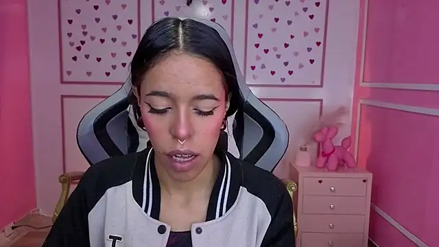 Snapshot of stephania_t chatting on November 12, 11:43 am stephania t online show from November 12, 11:43 am