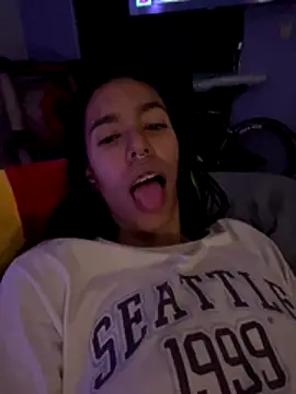 Snapshot of stephania_t chatting on December 1, 3:33 am stephania t online show from December 1, 3:33 am