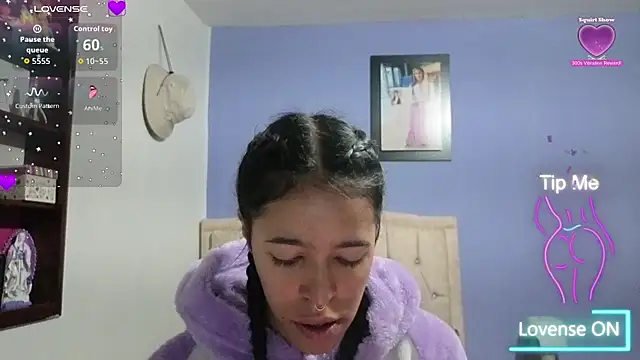 stephania t online show from July 2, 2:01 pm