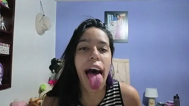 stephania t online show from July 11, 2:20 pm