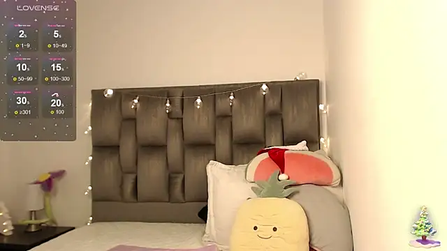 julz 03 online show from December 17, 6:20 pm