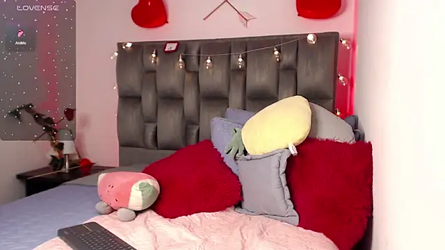 julz 03 online show from February 28, 11:12 pm