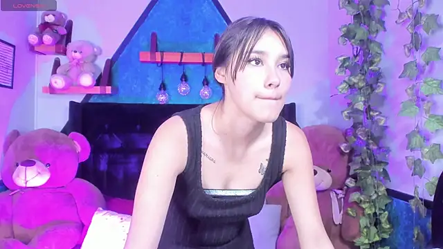 Snapshot of _Sophie__miller chatting on January 23, 8:13 pm Sophie miller online show from January 23, 8:13 pm