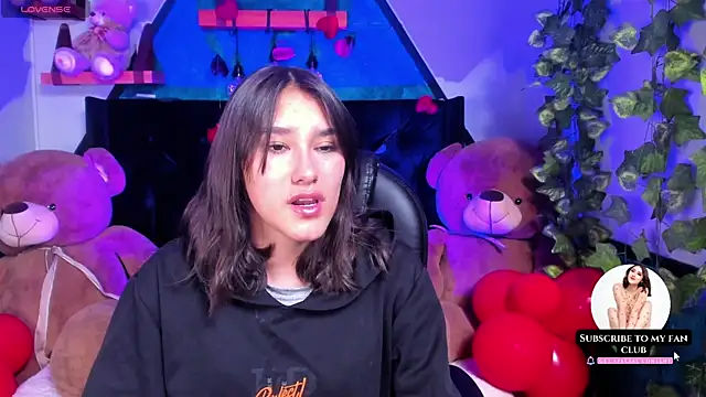 Snapshot of _Sophie__miller chatting on February 20, 8:14 pm Sophie miller online show from February 20, 8:14 pm