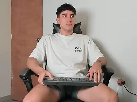 leo030809 online show from February 21, 5:14 pm