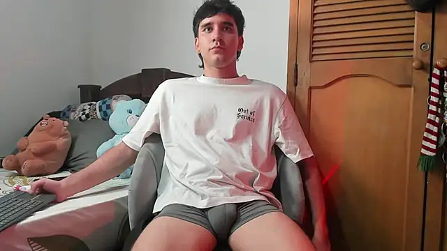 leo030809 online show from June 26, 12:48 am