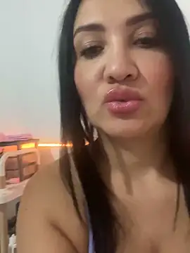 juliamond online show from December 23, 11:49 pm