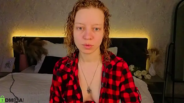 Michelle Blond online show from March 26, 8:20 am