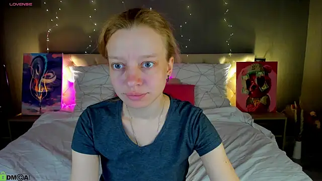 Michelle Blond online show from May 19, 1:11 am