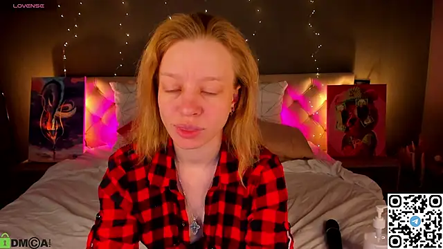 Michelle Blond online show from May 19, 1:56 am