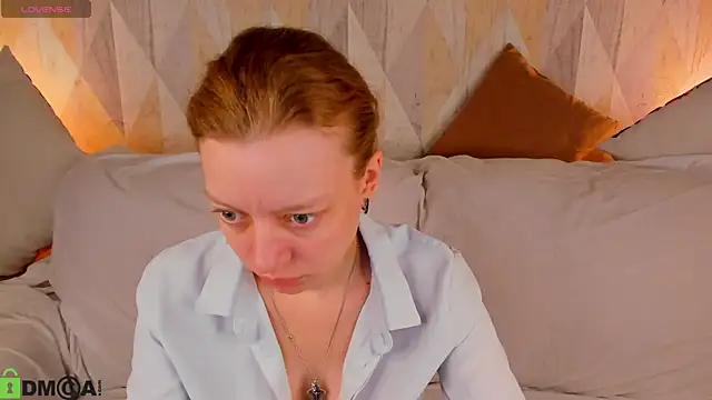 Michelle Blond online show from May 22, 1:02 am
