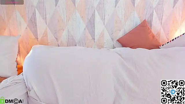 Michelle Blond online show from May 25, 1:00 am