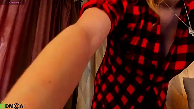 Michelle Blond online show from June 8, 1:28 am