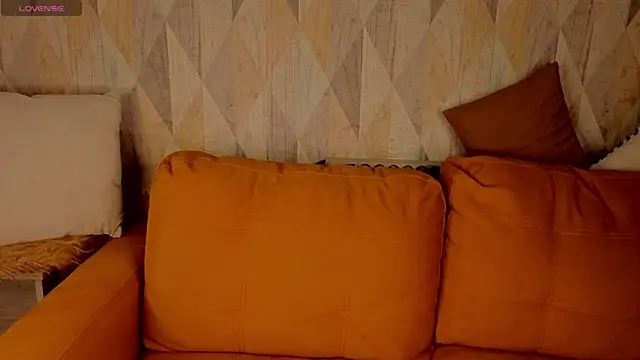 Michelle Blond online show from June 10, 1:06 am