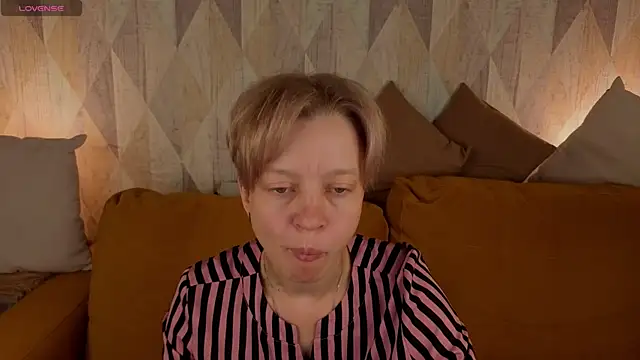 Michelle Blond online show from July 8, 1:10 am