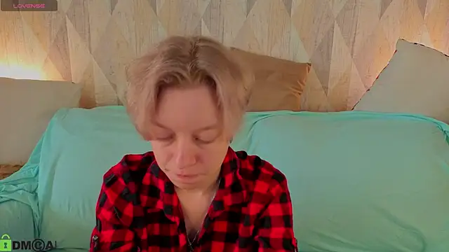 Michelle Blond online show from July 16, 1:11 am
