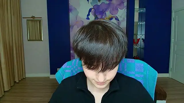 EmiliaYours online show from January 19, 4:14 pm