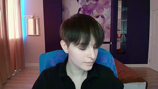 EmiliaYours online show from January 20, 1:00 pm