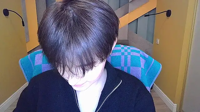 EmiliaYours online show from March 22, 4:26 pm