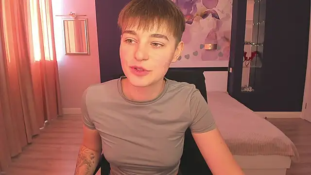 EmiliaYours online show from October 3, 1:30 pm