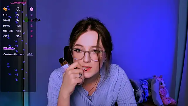 luna berryy online show from November 14, 8:29 pm