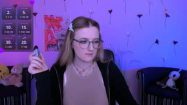 Snapshot of luna_berryy chatting on May 2, 8:14 pm luna berryy online show from May 2, 8:14 pm