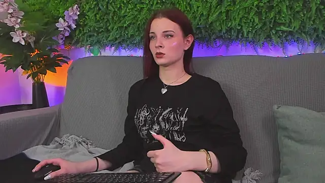 AprilAvery online show from March 20, 10:07 pm