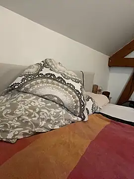 Snapshot of XtentationMG chatting on September 23, 7:22 am XtentationMG online show from September 23, 7:22 am