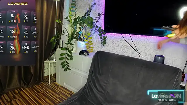 KentsMomAliss online show from December 15, 6:07 am