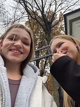 Snapshot of KitteCat chatting on October 25, 10:34 am KitteCat online show from October 25, 10:34 am