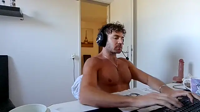 alpha-hunk online show from May 1, 1:59 pm