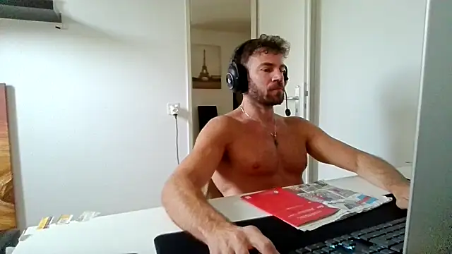 alpha-hunk online show from June 9, 9:10 am