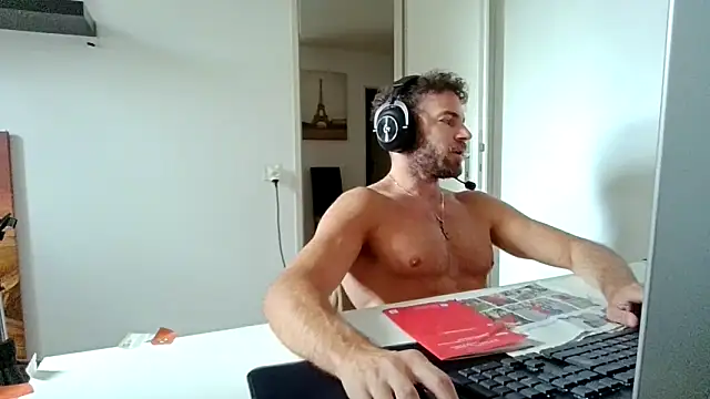 alpha-hunk online show from June 11, 8:34 am