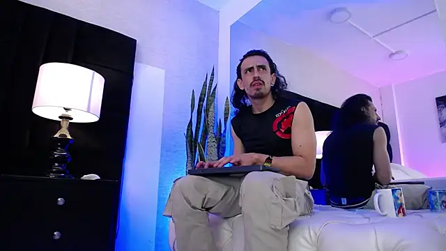 Snapshot of Sr_Magnus_ chatting on February 21, 12:39 pm Sr Magnus online show from February 21, 12:39 pm