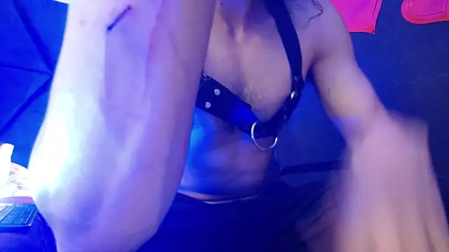 Snapshot of Sr_Magnus_ chatting on February 22, 8:20 pm Sr Magnus online show from February 22, 8:20 pm