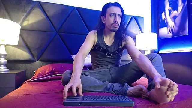 Snapshot of Sr_Magnus_ chatting on March 1, 4:58 am Sr Magnus online show from March 1, 4:58 am