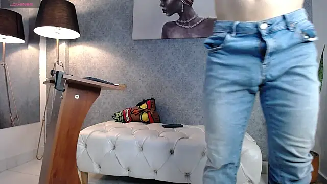 Snapshot of Sr_Magnus_ chatting on March 17, 2:30 am Sr Magnus online show from March 17, 2:30 am