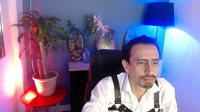 Snapshot of Sr_Magnus_ chatting on March 21, 4:06 am Sr Magnus online show from March 21, 4:06 am