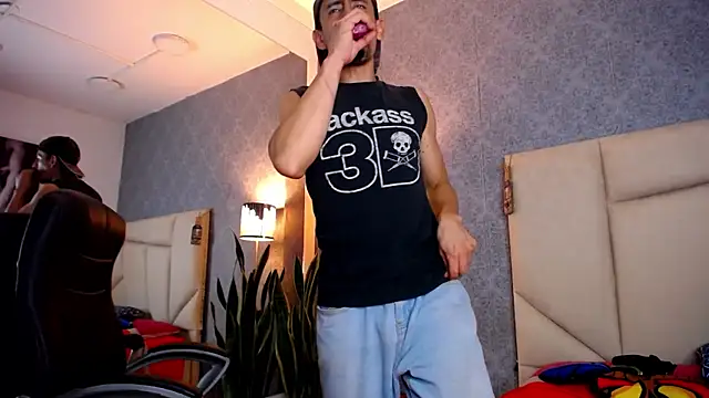 Snapshot of Sr_Magnus_ chatting on September 14, 3:27 am Sr Magnus online show from September 14, 3:27 am