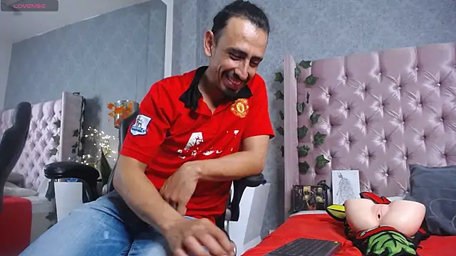 Sr Magnus  online show from February 5, 9:30 pm