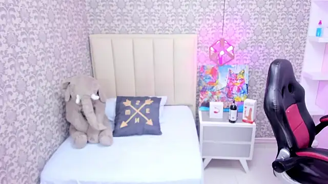 MAYROBERTSS online show from February 27, 3:47 am