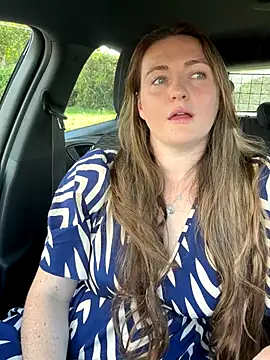 Snapshot of BustyBonnieUK chatting on September 11, 10:15 am BustyBonnieUK online show from September 11, 10:15 am